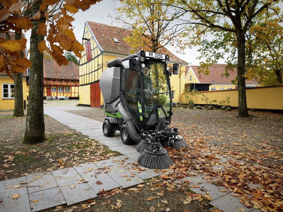 Egholm Park Ranger 2155 Suction Sweeper